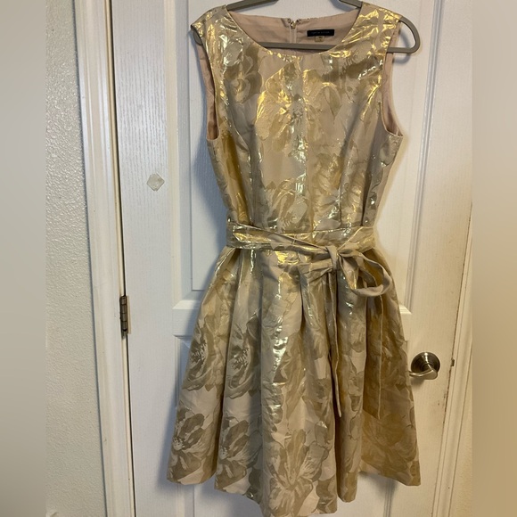 Tommy Hilfiger Women’s Dress Size 16 | Gold Floral Metallic Party Dress - Picture 2 of 10
